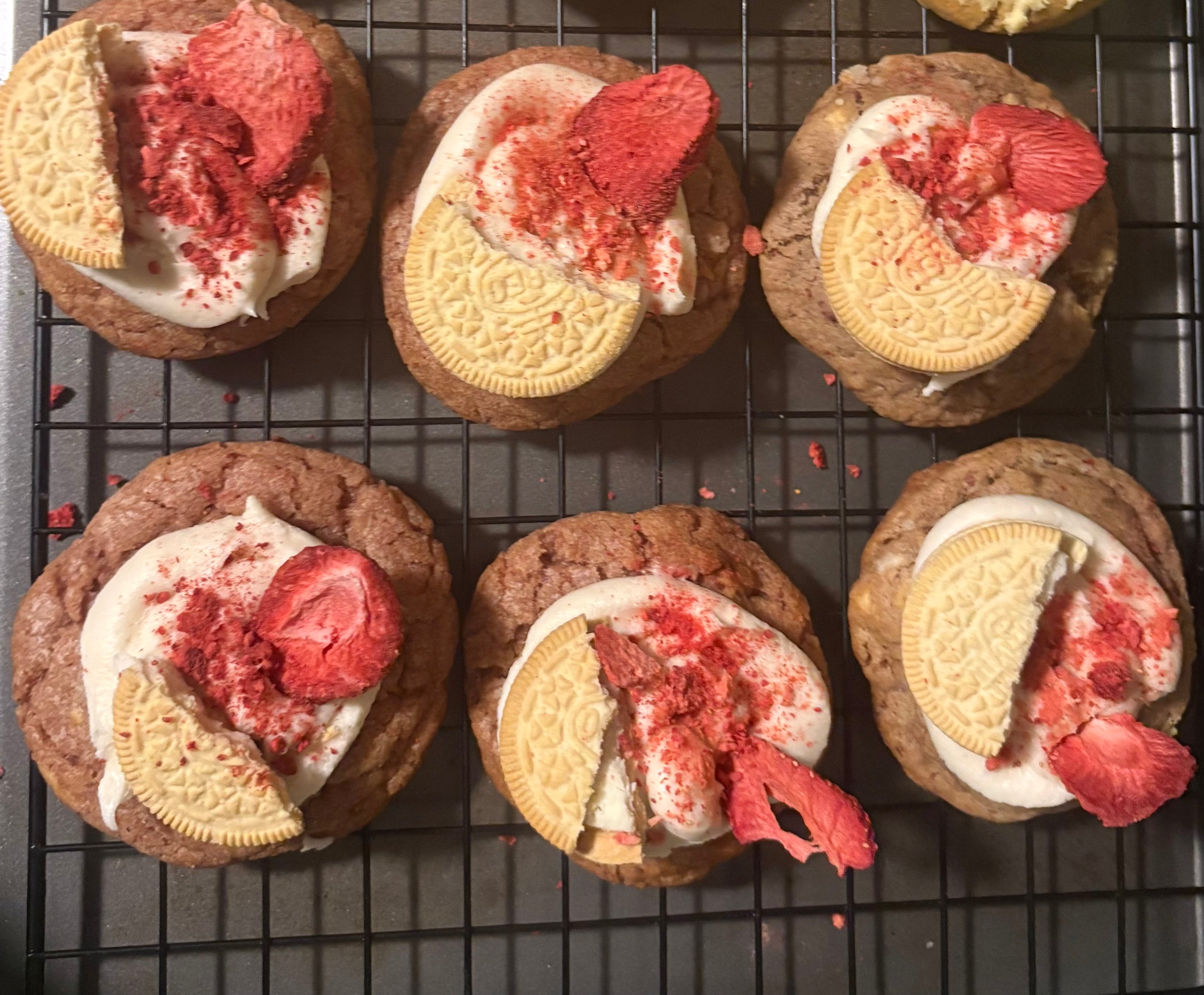 Strawberry Crunch Cookies